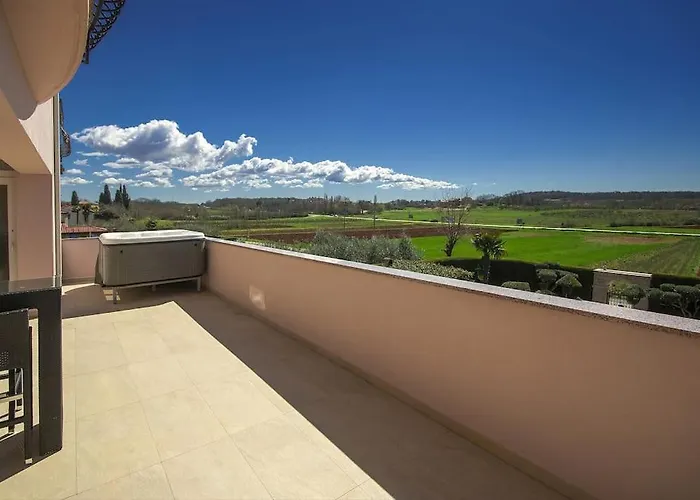 Апартаменти Sani By Briskva